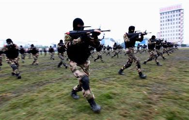 最新军事新闻大爆料,尖端武器亮相，战略布局再升级